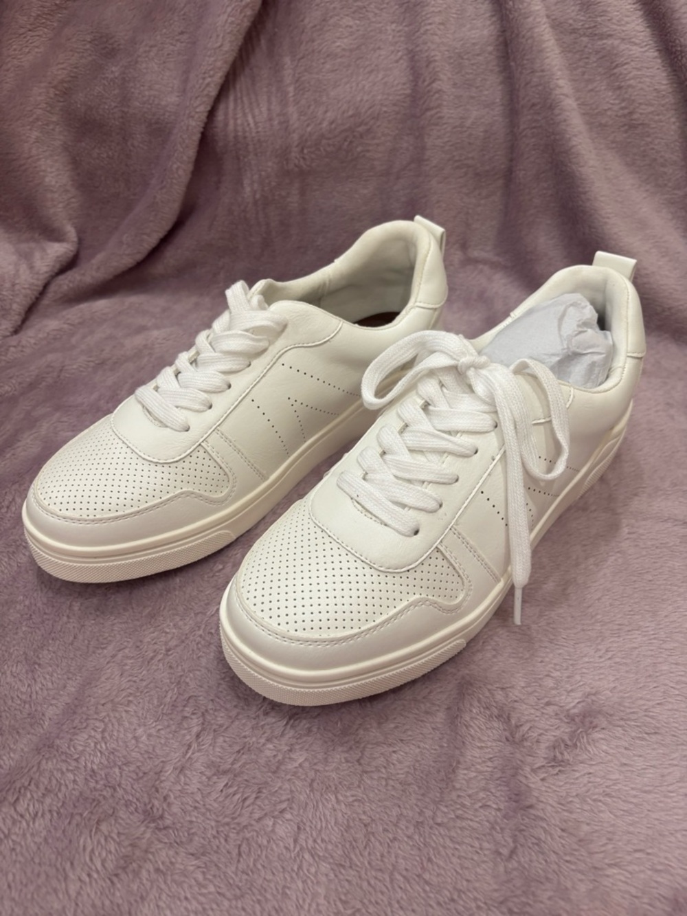 MIA brand-White Women's Casual Lace-Up Sneakers